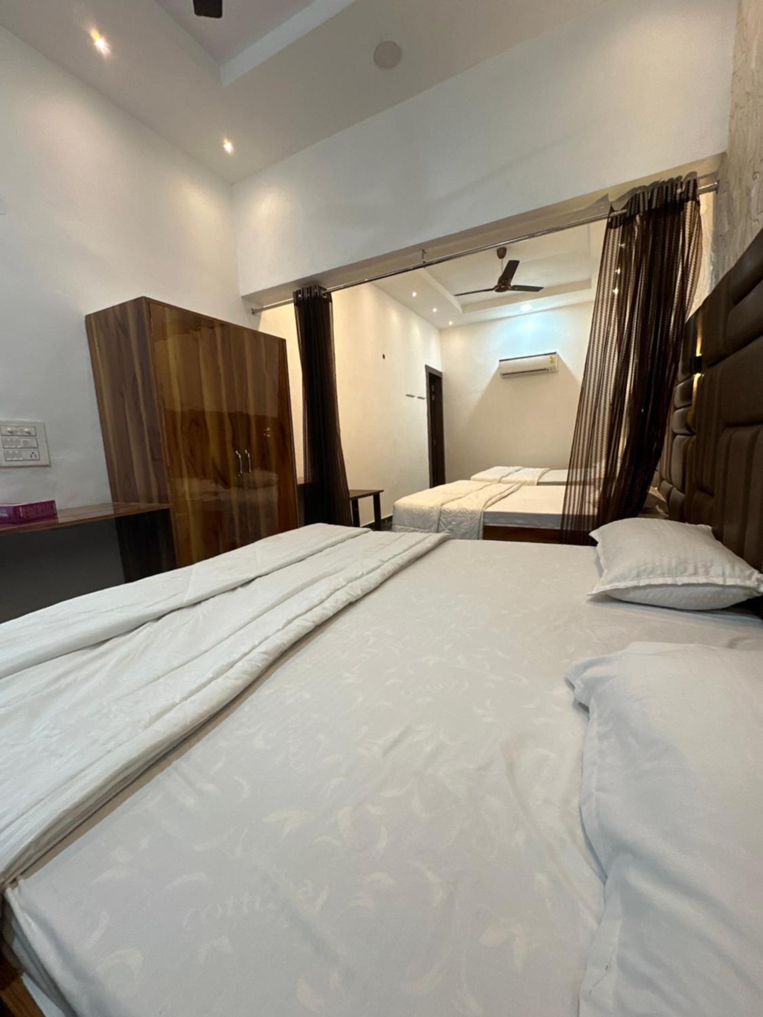 Bed and Breakfast The Bubbles Амритсар Экстерьер фото